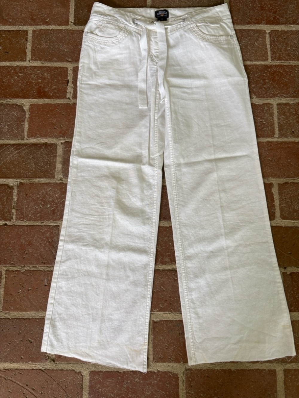 Blue Asphalt Linen Pants in White w Pockets and Drawstring Waist.